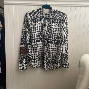 Black / White houndstooth plaid pattern blouse